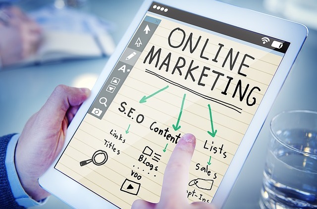 Tablet ze strategią marketingową